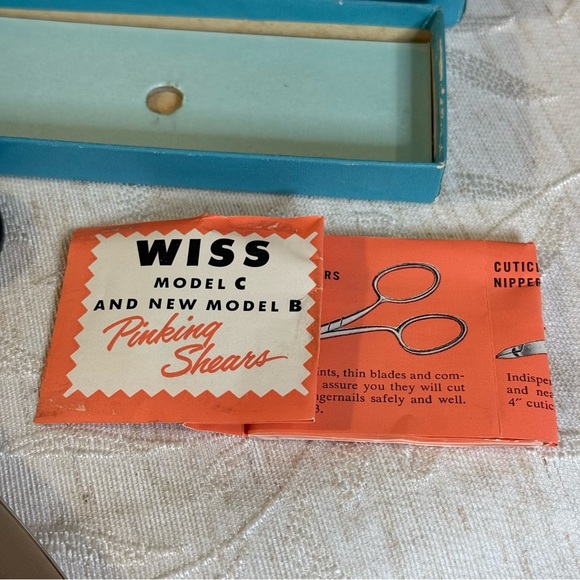 Vintage Wiss Model CB 5 Pinking Shears. Newark NJ. Original Box and Pamphlet - Picture 9 of 11